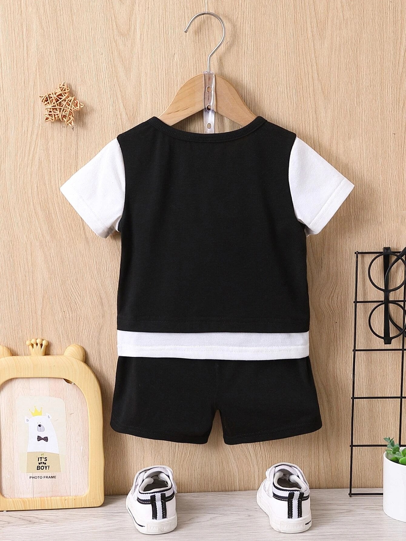 Black and white stylish t-shirt & short