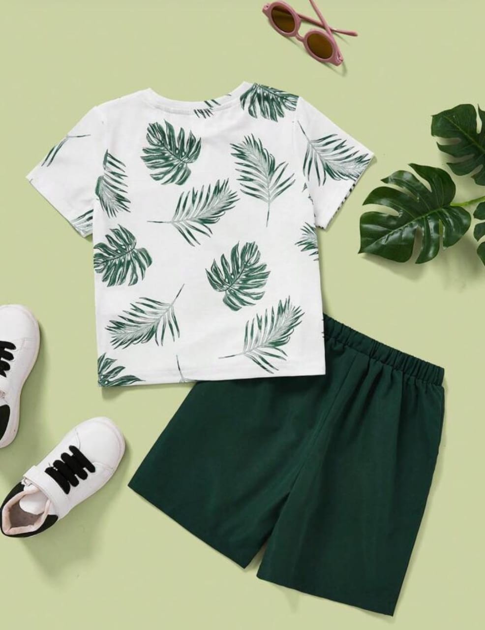 Green leaf printed amazing t-shirt & short